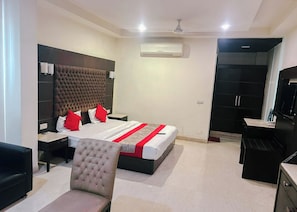 Quarto superior | 1 quarto, cofres nos quartos, individualmente mobiliados, escrivaninha