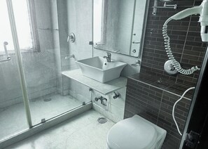 Habitació superior | Bany | Dutxa i capçal de dutxa tipus cascada 