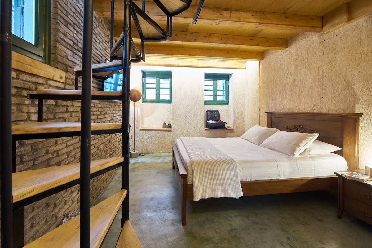 Traditional Family Stay | Premium bedding, down comforters, pillowtop beds, in-room safe