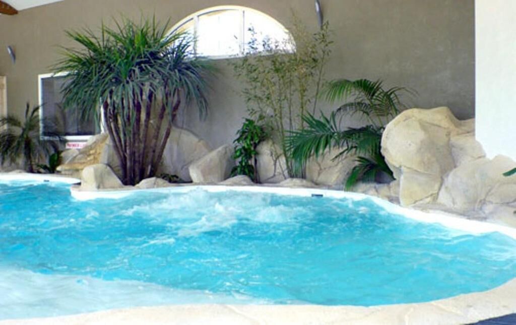 indoor pool, pool loungers