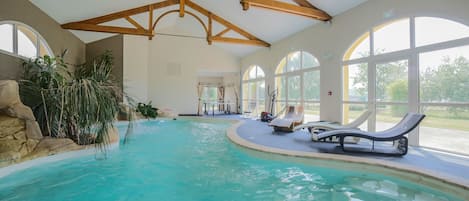 Indoor pool, pool loungers