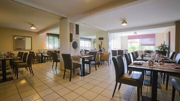 Lunch and dinner served, local cuisine