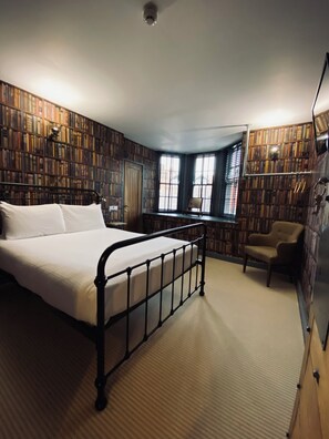 Double Room - The Black Hole (Winchester)