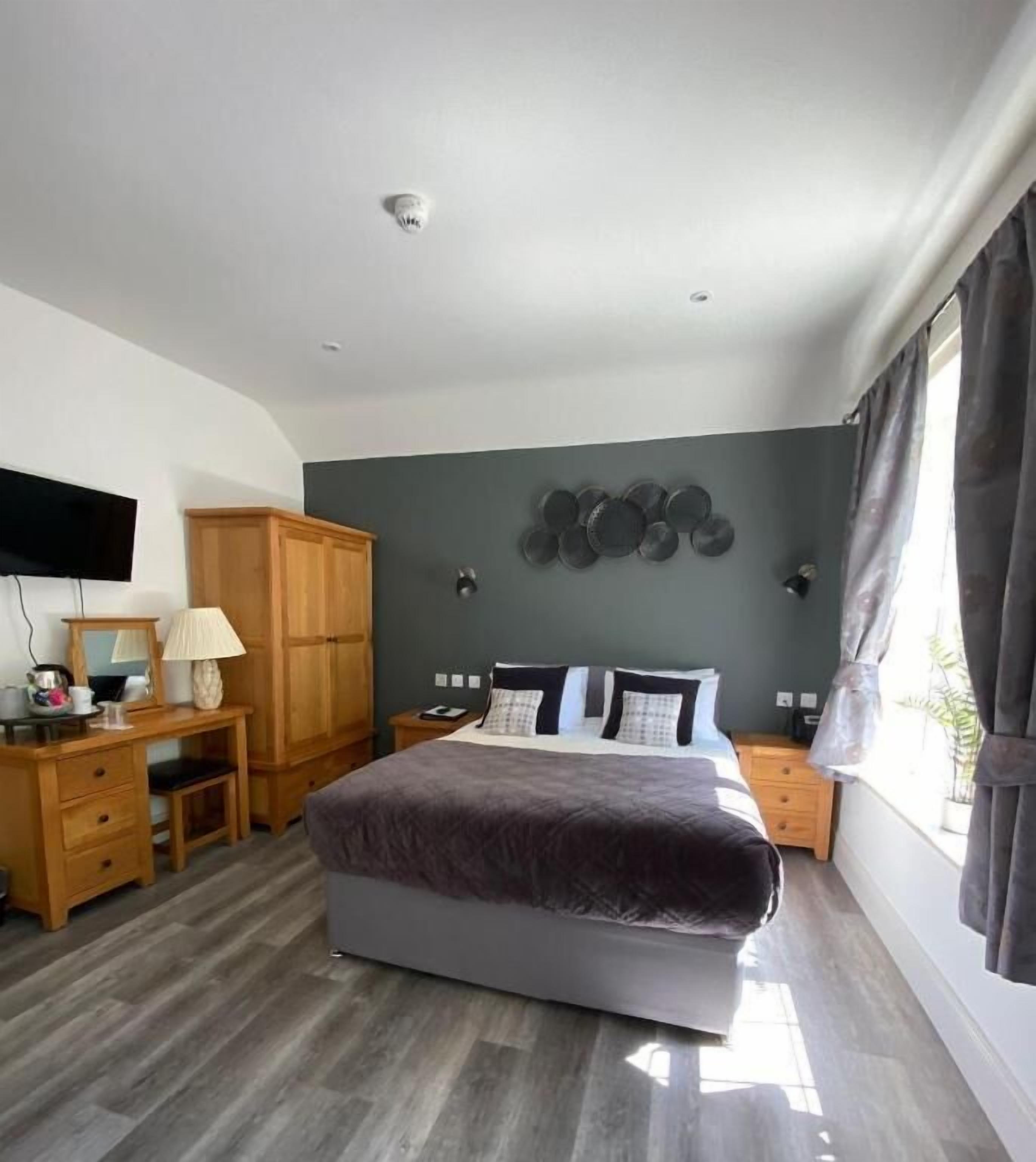 double (interconnecting double) | 1 bedroom, iron/ironing board, free wifi, bed sheets