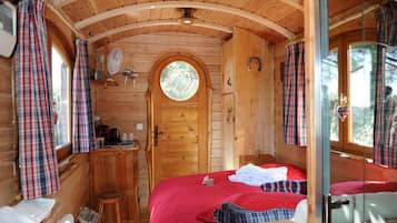 Roulotte, sauna  | 2 bedrooms, Egyptian cotton sheets, premium bedding, minibar