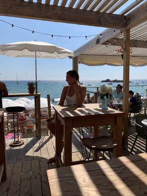 Beach bar