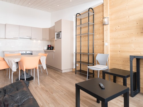 Renovated 3-room duplex at the foot of the slopes with WiFi in Tignes