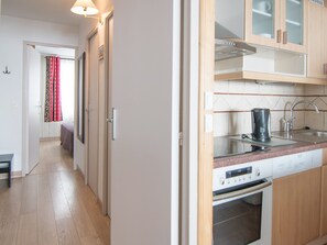 Fridge, oven, dishwasher