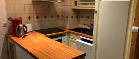 Fridge, oven, dishwasher