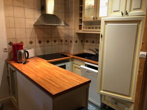 Fridge, oven, dishwasher - Luxury Studio 30 m², ski-in, balcony, perfect for 4 in Tignes (Tignes)