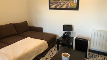 1 makuuhuone, tallelokero huoneessa, ilmainen Wi-Fi, vuodevaatteet