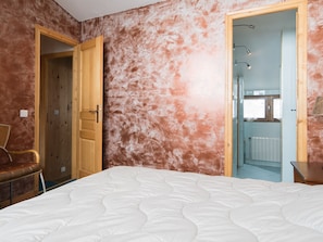 2 bedrooms, WiFi (free)