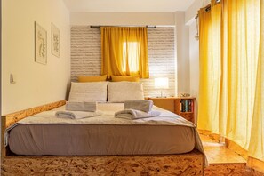 City Studio - Downtown Yellow Studio - Central Secret Nest (Kalamata)