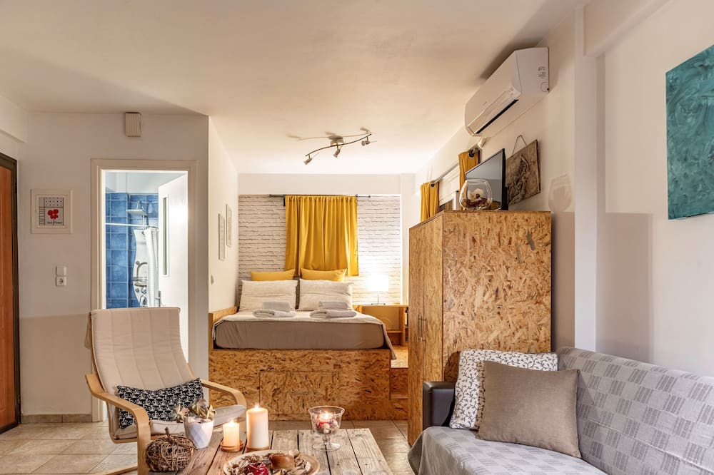 Downtown Yellow Studio - Central Secret Nest - Ξεροκάμπι