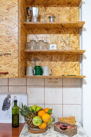 Fridge, oven, stovetop, coffee/tea maker - Downtown Yellow Studio - Central Secret Nest (Kalamata)