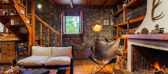 Escape in the Forest, Cosy Chalet with Home Cinema