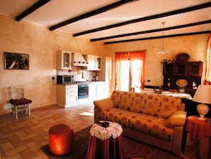 Flat-screen TV, fireplace