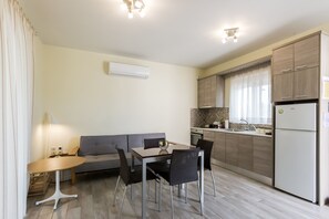 Room | 1 bedroom, Frette Italian sheets, premium bedding, desk - Sun, Sand & Seclusion - Artemis with Private Pool (Pylos-Nestoras)