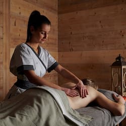 Sauna, bain à remous, hammam, soins corporels