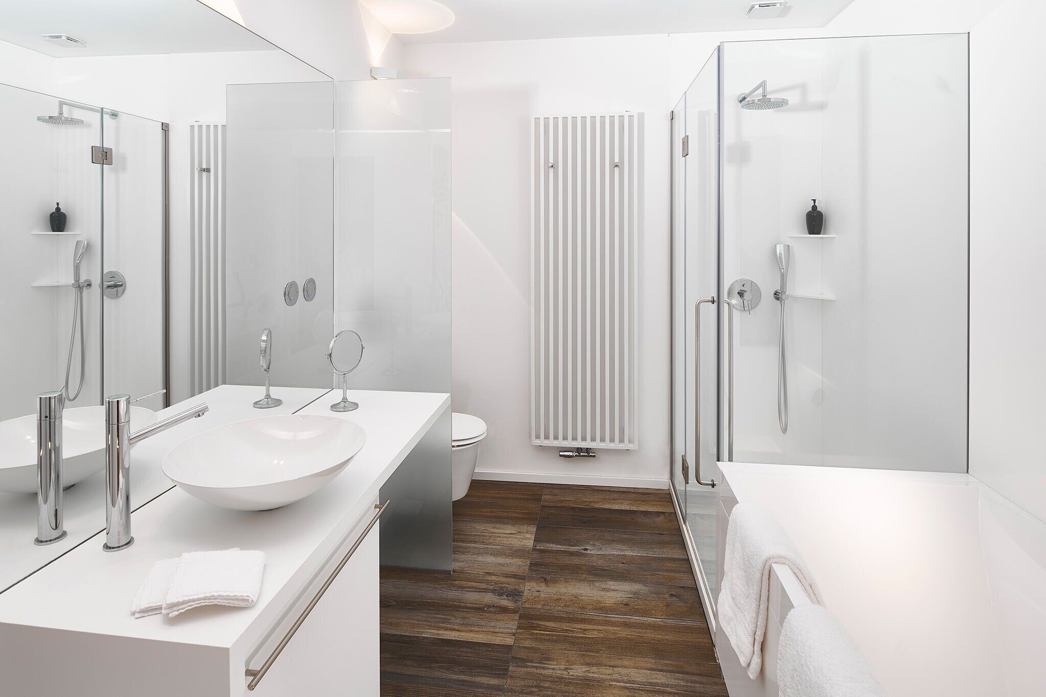 superior double room | bathroom | free toiletries, hair dryer, bathrobes, slippers