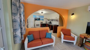 Deluxe-Apartment, 2 Schlafzimmer, Küche, eingeschränkter Meerblick (Room #6)