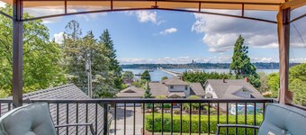 Beautiful suite with lake & city views, hot tub - near downtown