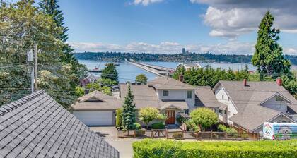 Beautiful suite with lake & city views, hot tub - near downtown