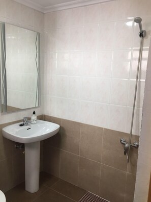 Bathroom - Snooze and Fly - Hostel (Elche)