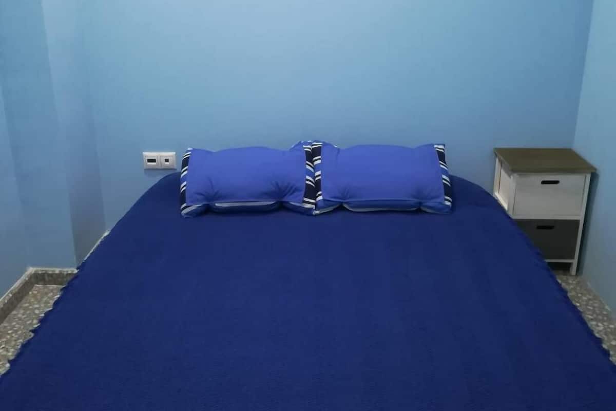 Economy Double Room, Accessible, Shared Bathroom | Room amenity