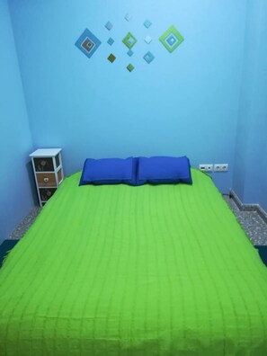 Economy Double Room, Accessible, Shared Bathroom | Room amenity