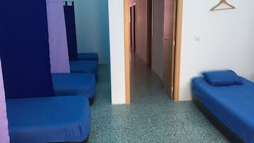 Economy slaapzaal, toegankelijk voor mindervaliden, gedeelde badkamer (1 bed in 8 Bed Dorm) | Rolstoeltoegankelijk