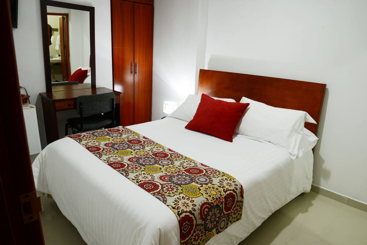Habitación ejecutiva doble, 1 cama doble, no fumadores | Caja fuerte y wifi gratis