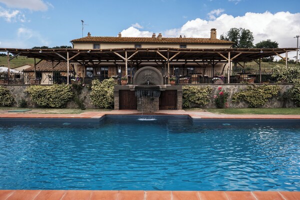 Terre Di Giorgio - Agriturismo Villa La Palazzetta - Montalcino