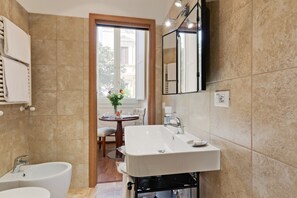 Chambre Double Deluxe | Salle de bain