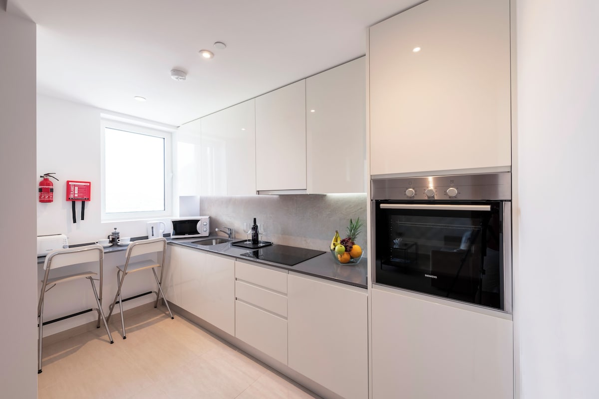 Bentley Holiday Apartments - West One