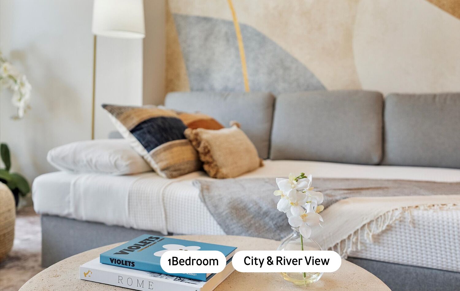 Premium Apartment, 1 King Bed with Sofa bed, Balcony, Lake View | Living area