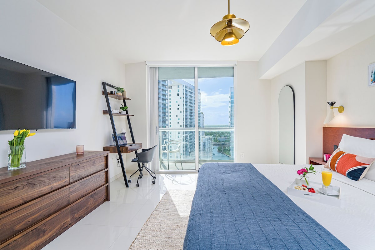Boutique Apart, 1 King & Sofa Bed, Sauna, River/City Views, Balcony3106 | 2 bedrooms, Egyptian cotton sheets, premium bedding, in-room safe