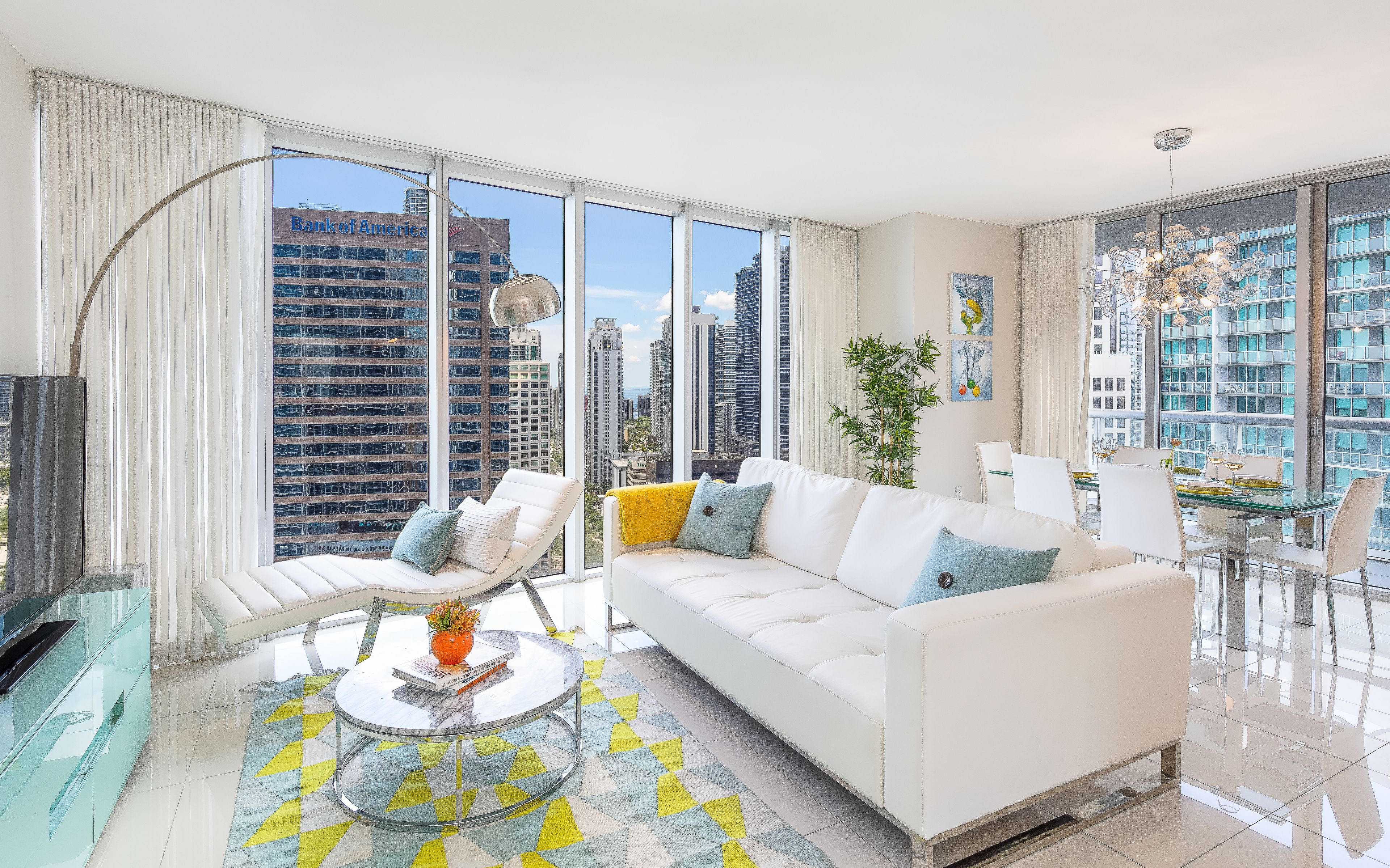 boutique corner apart, 2/2, sofa bed, ocean view, balcony | living area | smart tv