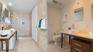 Comfort Apartment, 1 King Bed with Sofa bed, Balcony, Partial Ocean View | Bathroom | Designer toiletries, hair dryer, bathrobes, towels