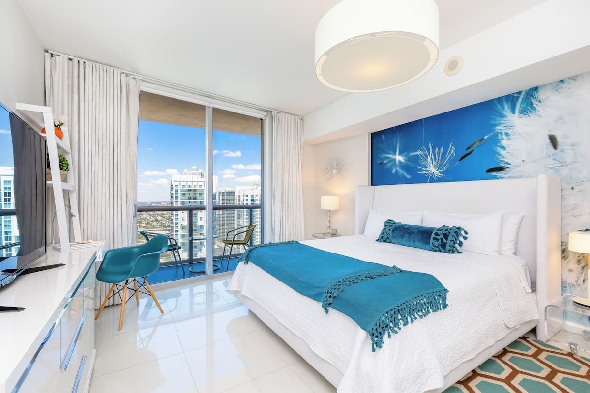 Boutique Apart, 1 King & Sofa Bed, Sauna, River/City Views, Balcony3906 | 2 bedrooms, Egyptian cotton sheets, premium bedding, in-room safe