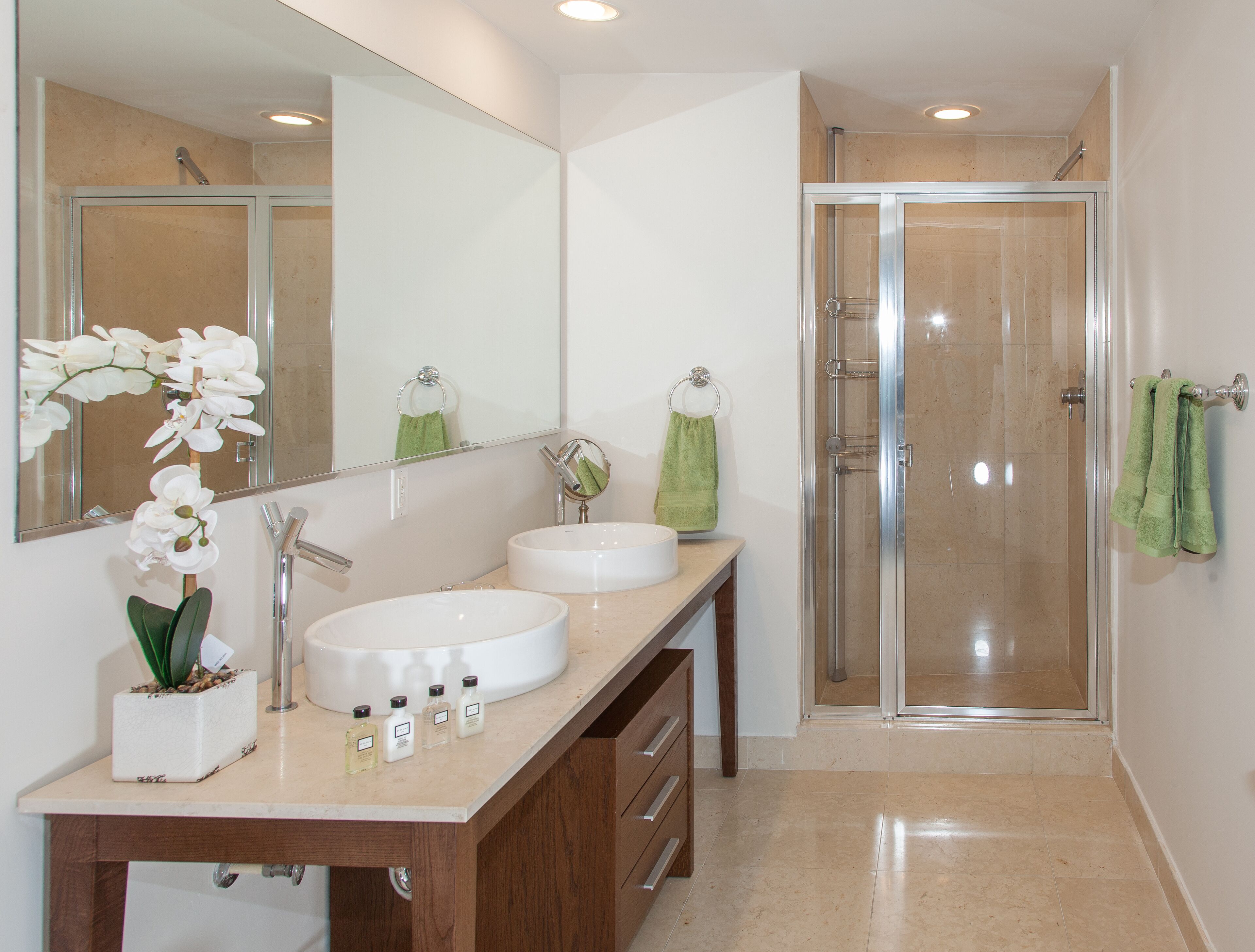 boutique corner apart, 2/2, sofa bed, ocean view, balcony | bathroom | designer toiletries, hair dryer, dressing gowns, towels