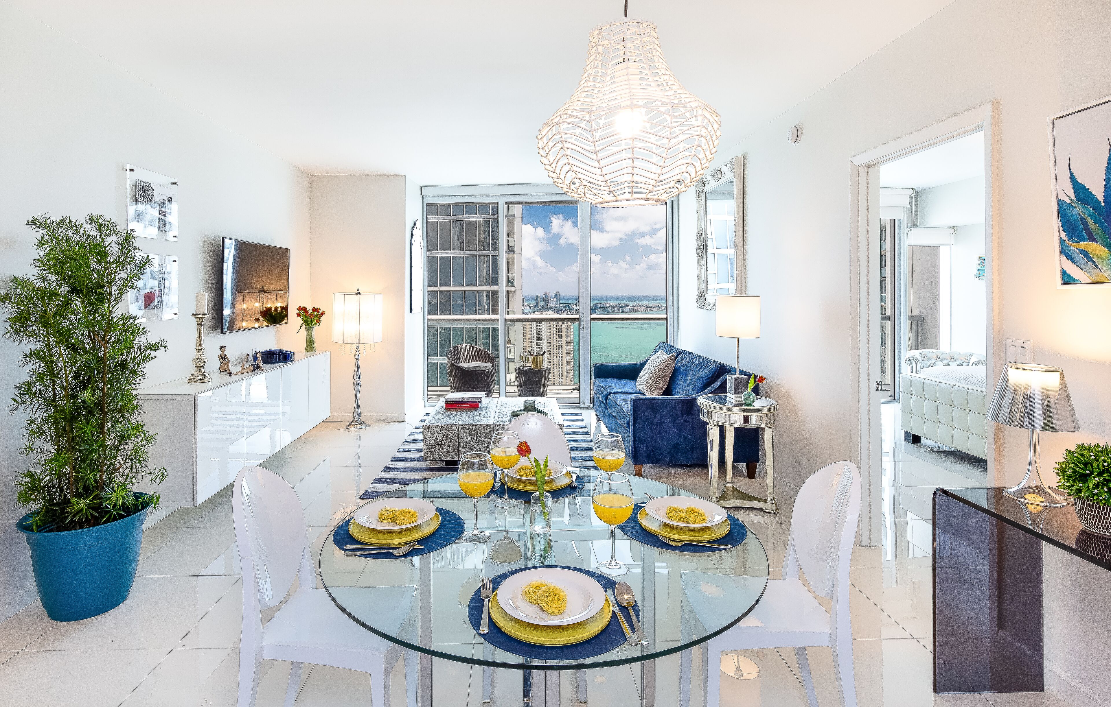 boutique apartment, ocean, 1 king & sofa bed, balcony | egyptian cotton sheets, premium bedding, in-room safe