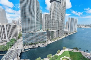 Boutique Apart, 1 King & Sofa Bed, Sauna, River/City Views, Balcony2603 | Beach/ocean view - Miami Vacation Rentals - Brickell (Miami)