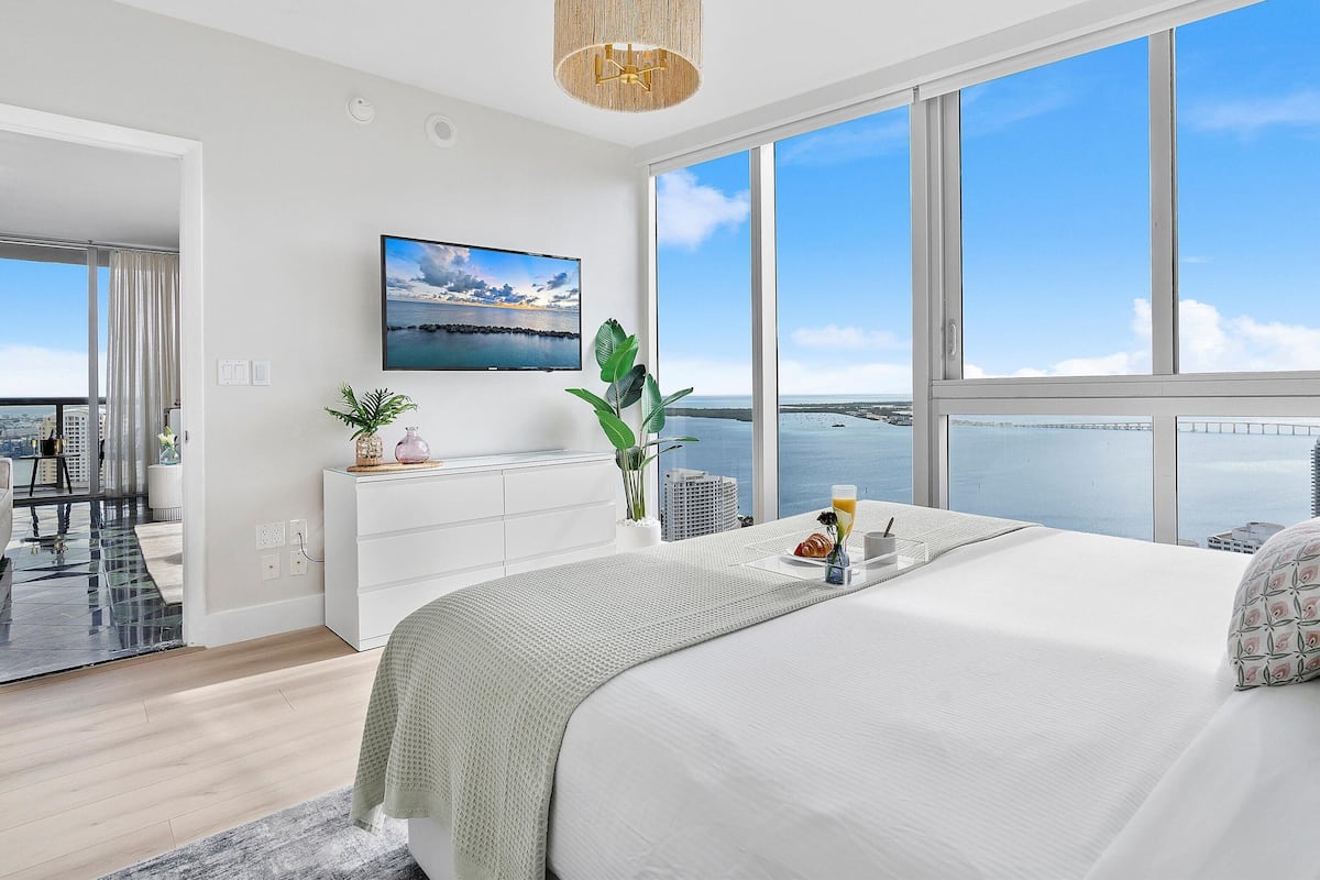Presidential Corner Apart, 2 Bedrooms, Frontal Ocean Views4310 | 2 bedrooms, Egyptian cotton sheets, premium bedding, in-room safe