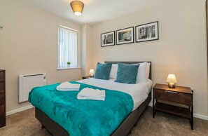 Individually decorated, individually furnished, iron/ironing board - Approved Serviced Apartments Park Rise (Manchester)