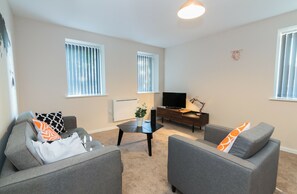 Flat-screen TV - Approved Serviced Apartments Park Rise (Manchester)