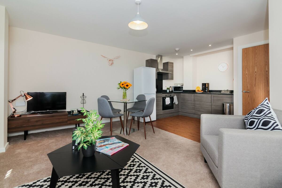 Classic Apartment, Multiple Beds, Non Smoking | Living area