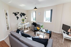 Flat-screen TV - Approved Serviced Apartments Park Rise (Manchester)
