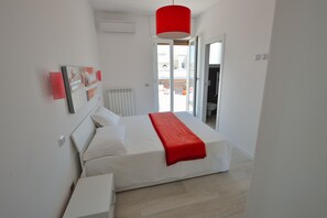 In-room safe, blackout curtains, iron/ironing board - Zenith (Gallipoli)