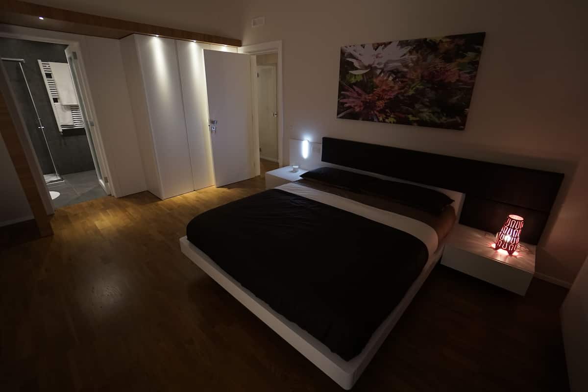 Comfort Double Room | Desk, laptop workspace, blackout drapes, soundproofing